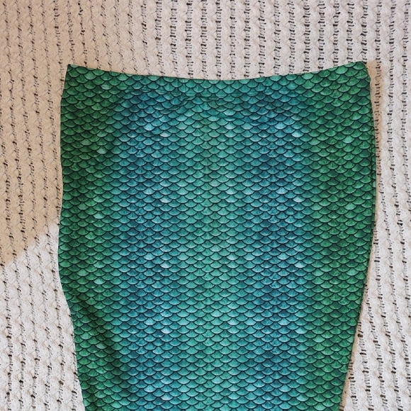 Adult Size Green Mermaid Tail Swimwear - Picture 2 of 3